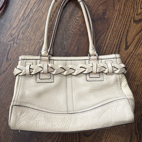 Coach Cream Leather Shoulder Bag - Picture 2 of 4
